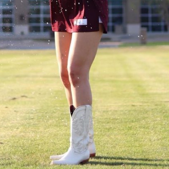 SOLD Tecovas Bone Annie’s 5.5B - Picture 3 of 13